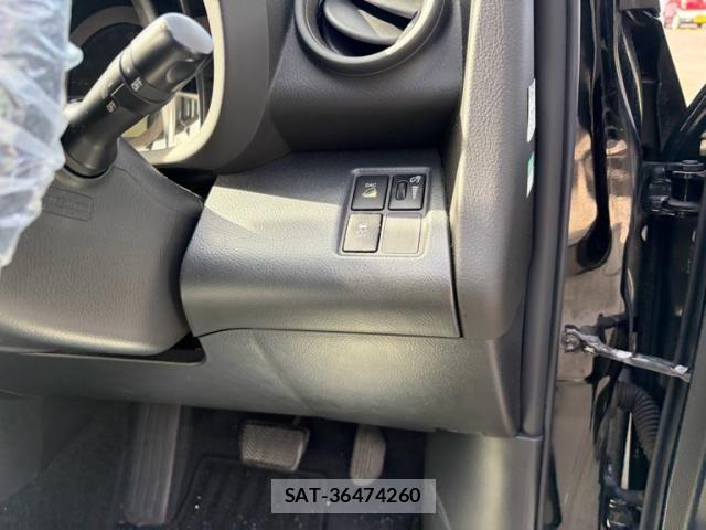 Toyota VANGUARD 2012-08 8369514-11