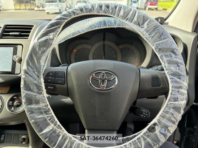 Toyota VANGUARD 2012-08 8369514-12
