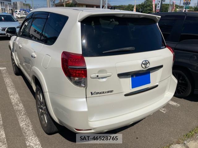 Toyota VANGUARD 2013-10 8629467-2