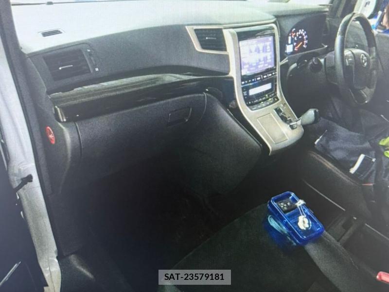 Toyota VELLFIRE 2013 1243922-4