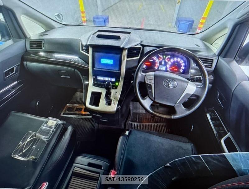 Toyota VELLFIRE 2013 1261399-4