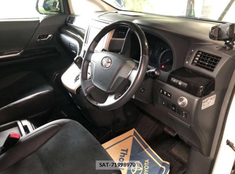 Toyota VELLFIRE 2013 1280102-4