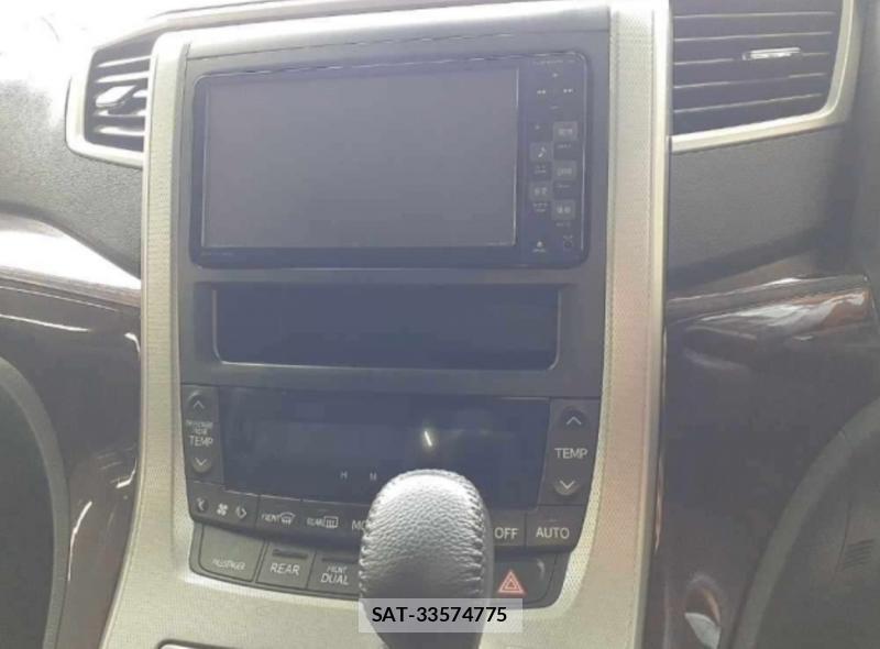Toyota VELLFIRE 2012 1284676-8