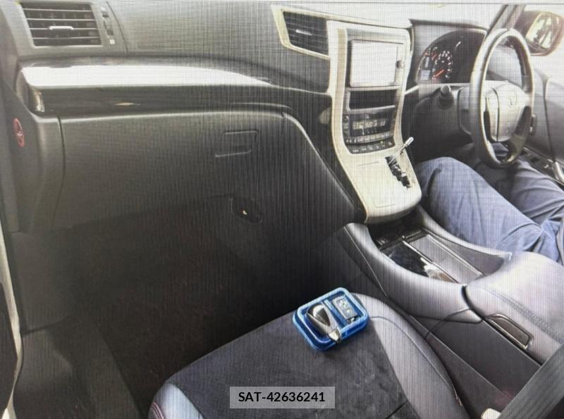 Toyota VELLFIRE 2013 1289573-4