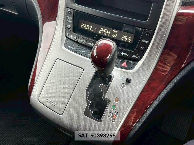 Toyota VELLFIRE 2010-05 3389986-26