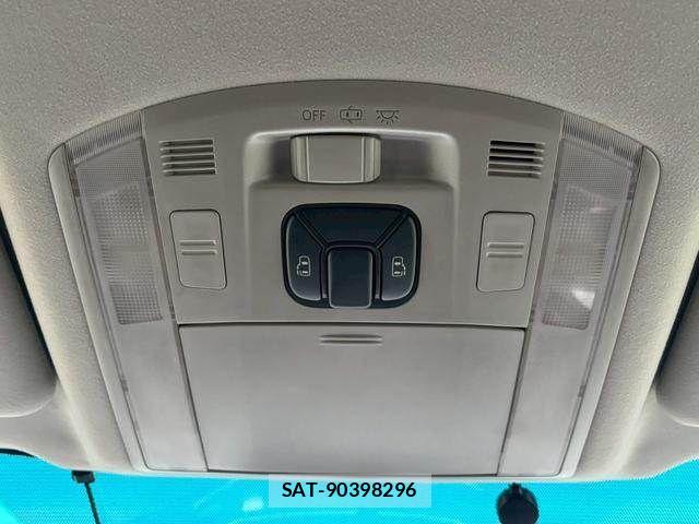 Toyota VELLFIRE 2010-05 3389986-27