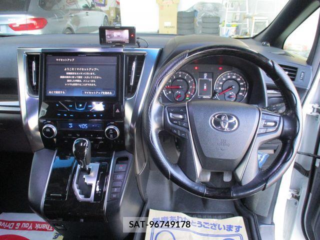 Toyota VELLFIRE 2017-09 4243967-1