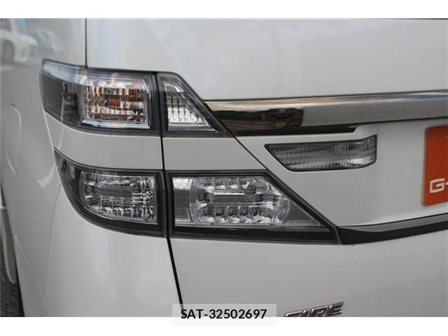 Toyota VELLFIRE 2013-06 6615399-19