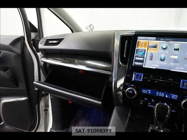 Toyota VELLFIRE 2015-06 6682936-12