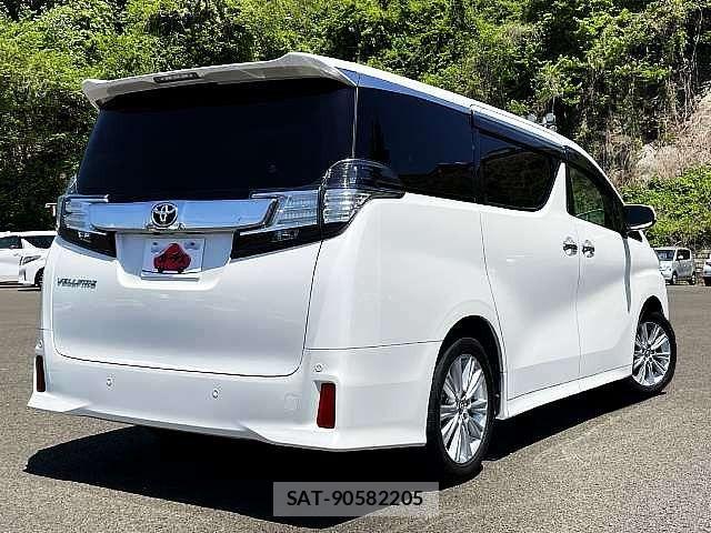 Toyota VELLFIRE 2015-04 6717604-2