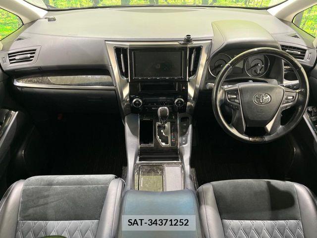 Toyota VELLFIRE 2017-03 6753706-1