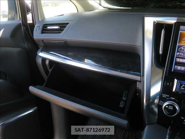 Toyota VELLFIRE 2019-03 6753689-12