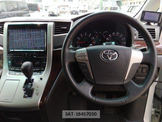 Toyota VELLFIRE 2012-08 6817752-1