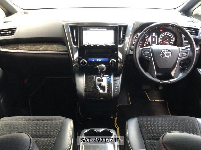 Toyota VELLFIRE 2016-10 6817726-1