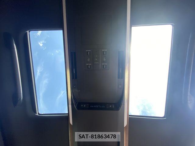 Toyota VELLFIRE 2024-04 6817711-23