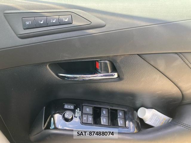 Toyota VELLFIRE 2019-06 6998930-9
