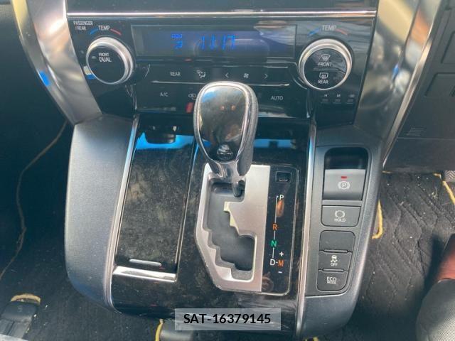 Toyota VELLFIRE 2017-06 7061162-21
