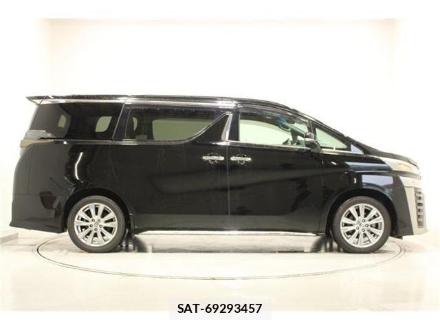 Toyota VELLFIRE 2021-04 7061153-12