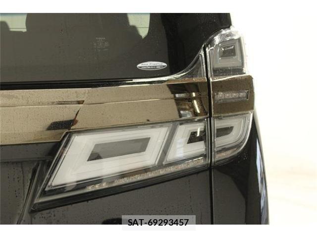 Toyota VELLFIRE 2021-04 7061153-17