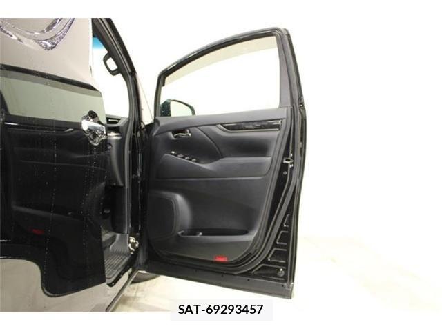 Toyota VELLFIRE 2021-04 7061153-28