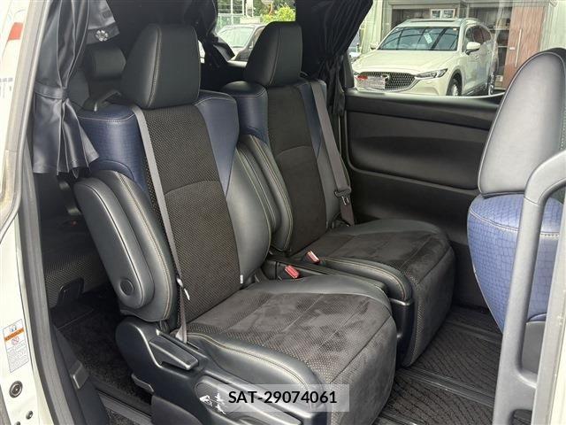 Toyota VELLFIRE 2017-12 7061150-16