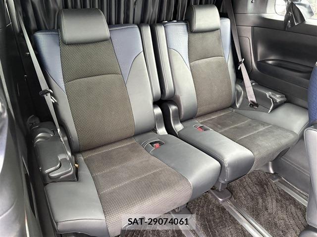 Toyota VELLFIRE 2017-12 7061150-17