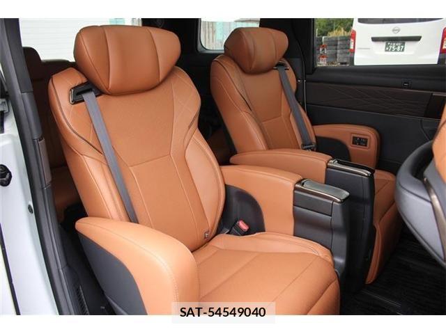 Toyota VELLFIRE 2026-04 7061142-23