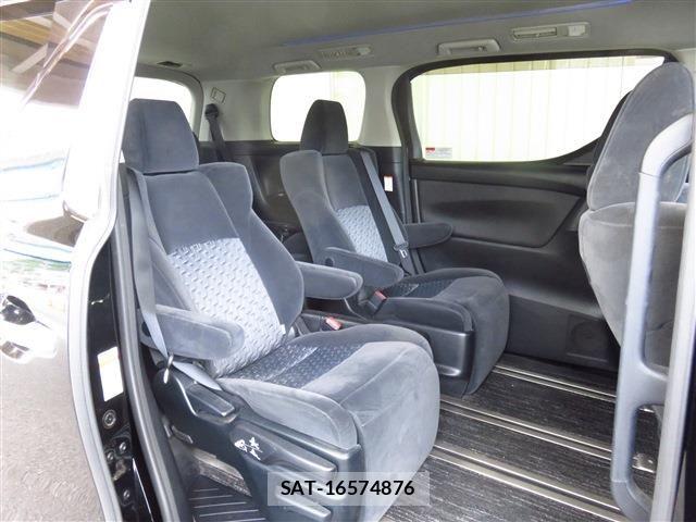Toyota VELLFIRE 2017-04 7226481-12
