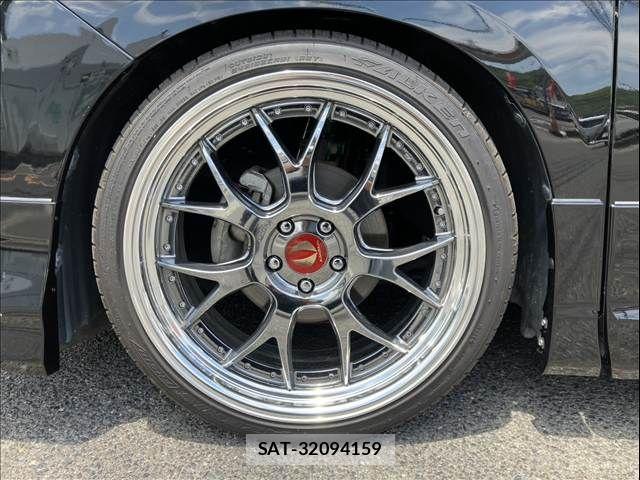 Toyota VELLFIRE 2017-03 7226480-9