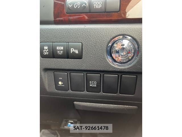 Toyota VELLFIRE 2011-12 7252681-23