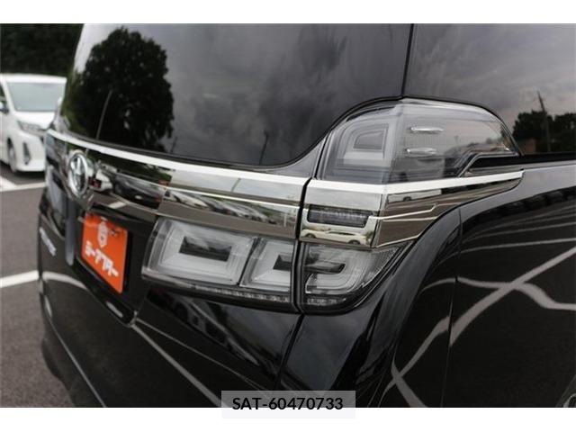Toyota VELLFIRE 2018-07 7252669-23