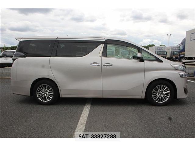 Toyota VELLFIRE 2018-11 7272699-13