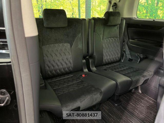 Toyota VELLFIRE 2017-03 7330820-9