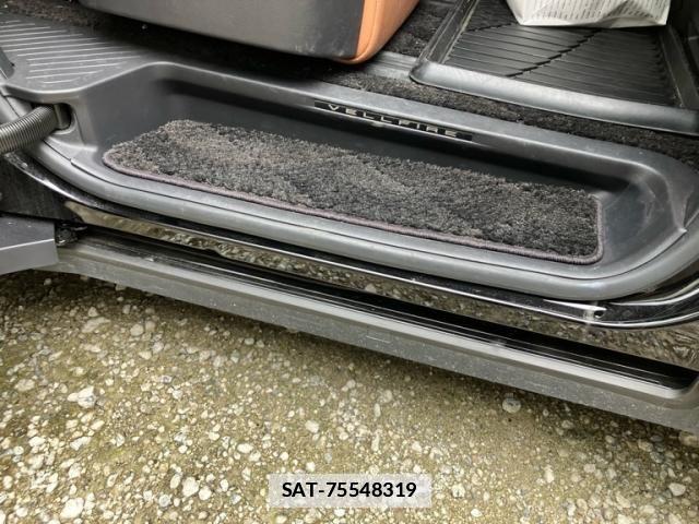 Toyota VELLFIRE 2023-12 7330808-12