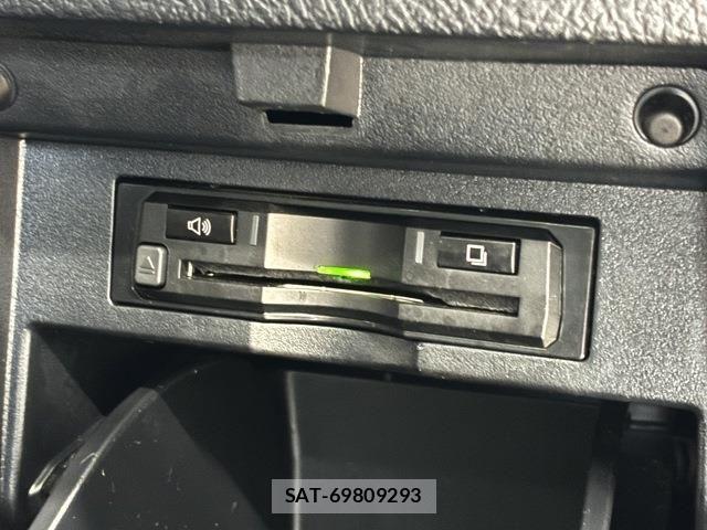 Toyota VELLFIRE 2017-03 7330833-14