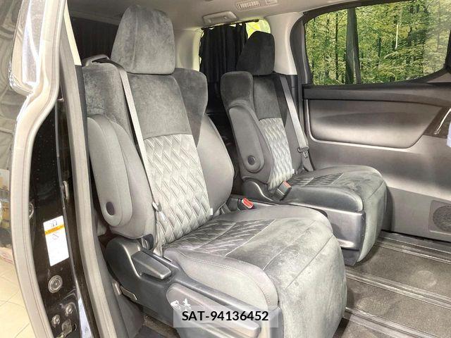 Toyota VELLFIRE 2018-07 7330822-8