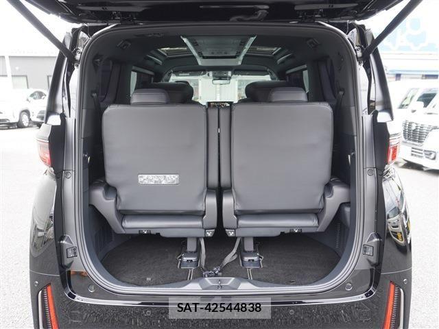 Toyota VELLFIRE 2026-01 7330818-19
