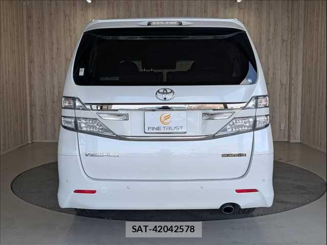 Toyota VELLFIRE 2014-03 7330852-18