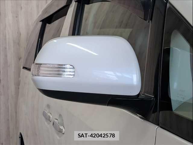 Toyota VELLFIRE 2014-03 7330852-27