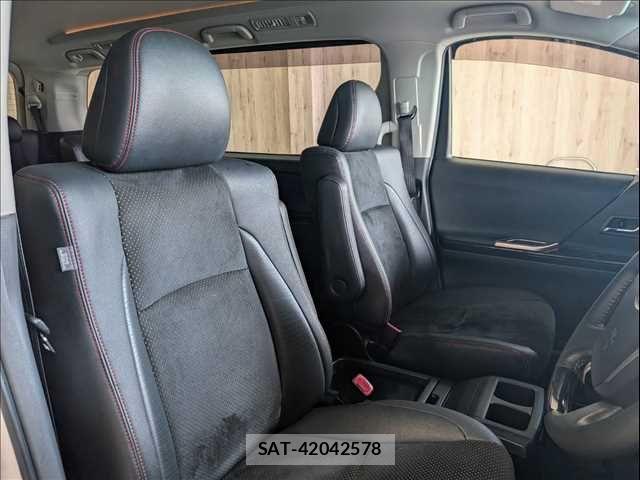 Toyota VELLFIRE 2014-03 7330852-7