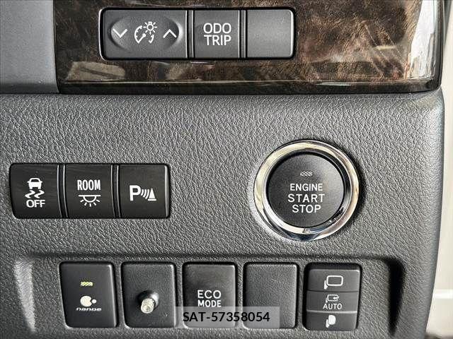 Toyota VELLFIRE 2013-02 7360266-26