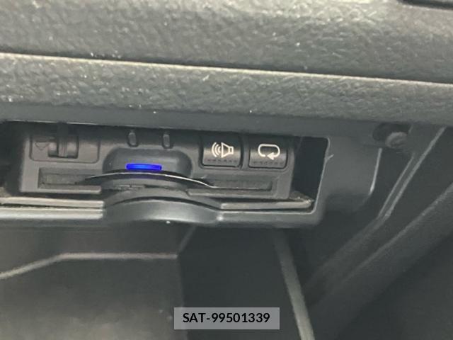 Toyota VELLFIRE 2013-08 7360280-26