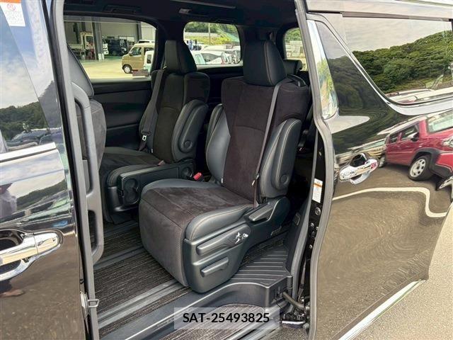 Toyota VELLFIRE 2021-04 7394608-14