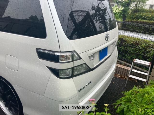 Toyota VELLFIRE 2010-01 7458570-2