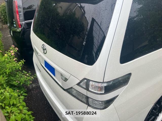 Toyota VELLFIRE 2010-01 7458570-3