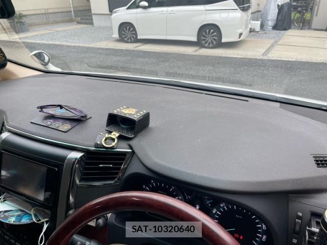 Toyota VELLFIRE 2008-09 7458568-22