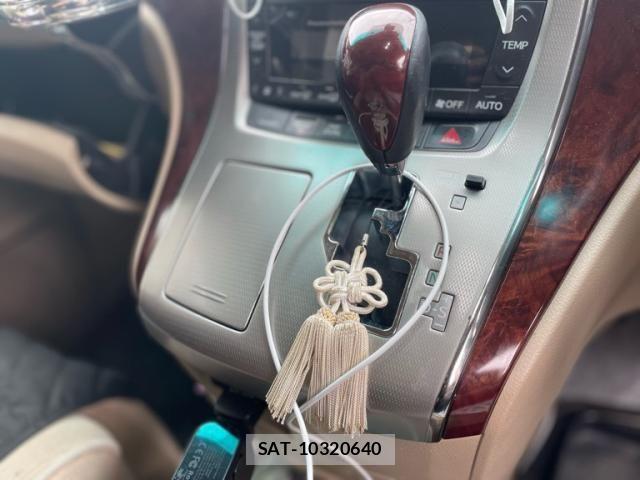 Toyota VELLFIRE 2008-09 7458568-26