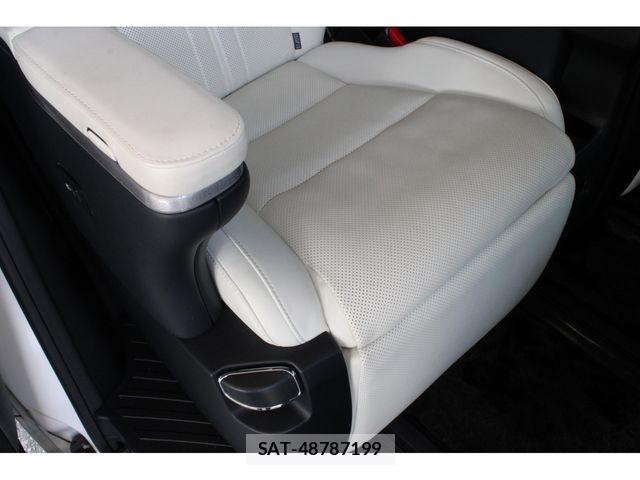 Toyota VELLFIRE 2018-03 7458534-17