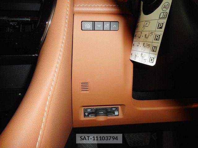 Toyota VELLFIRE 2025-09 7503366-17
