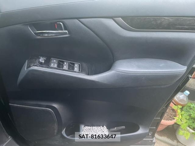 Toyota VELLFIRE 2016-10 7620981-17